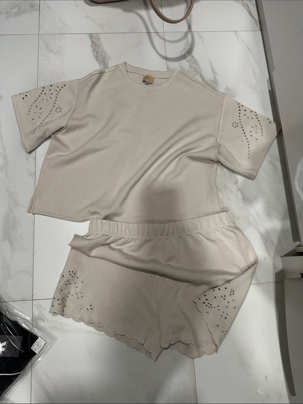 Elie Tahari Cream Scalloped Hem Shorts and Top